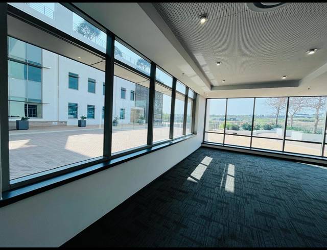 2,050M² OFFICE TO LET IN WATERFALL